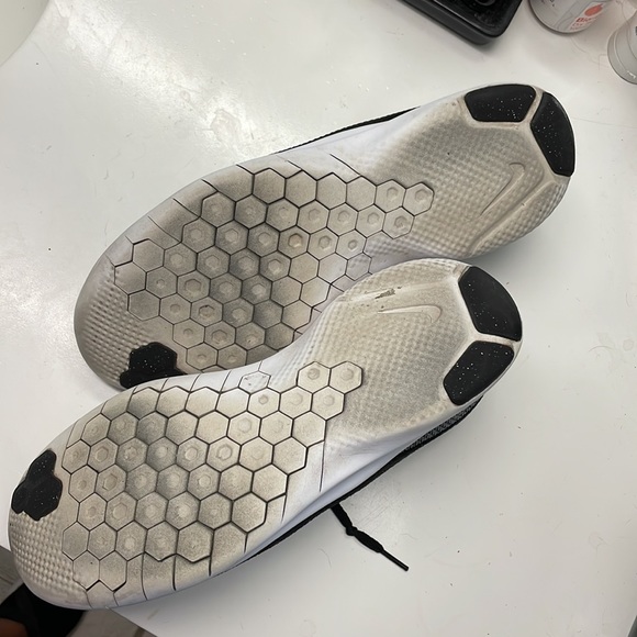 EUC Mens Black and White Nike Flex - Picture 8 of 8